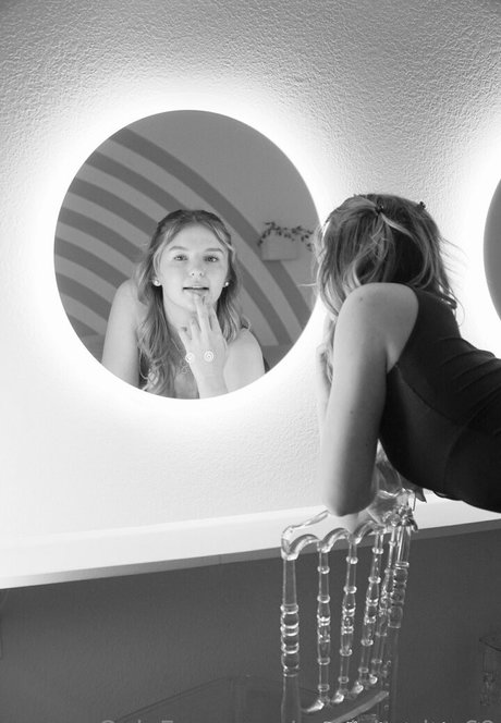 nerdyhayley69 naked onlyfans pics