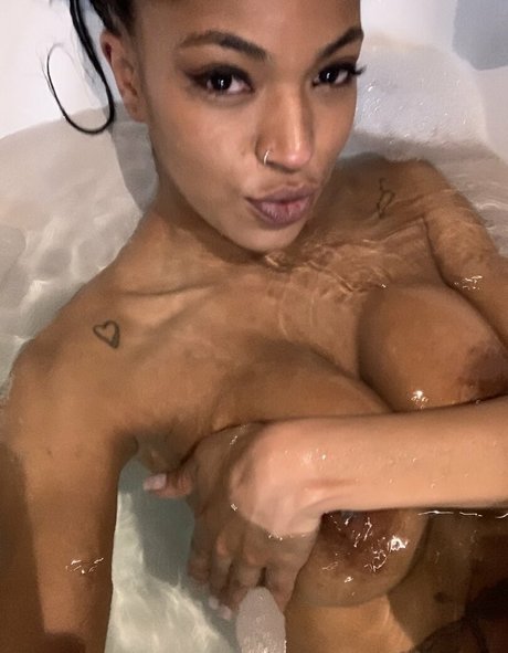 TinaFire feet onlyfans