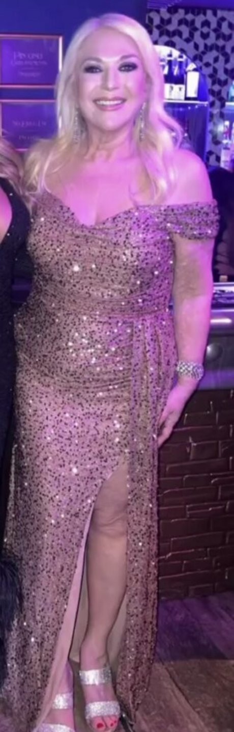 Vanessa Feltz strip onlyfans