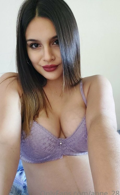 anne 28 Profile image