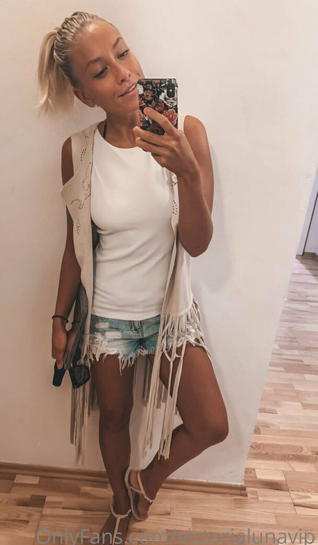 victorialunavip porn only fans