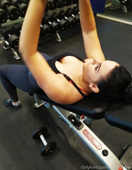 chanelbeexx only fans photos