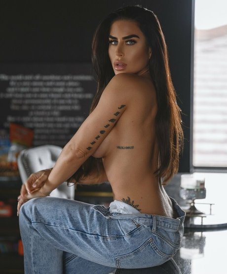 Lindsay Moreno onlyfans leaks