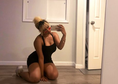 whoissapphic onlyfans leaked tits