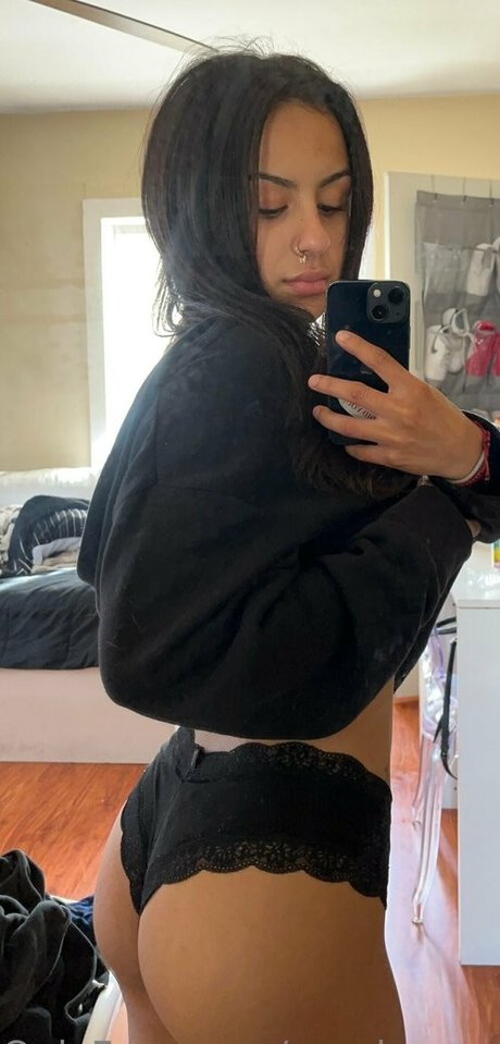 moniqueee8 nude only fans