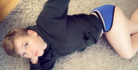 teen lesbian onlyfans erotic pics