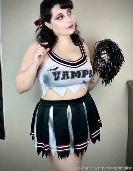 curvy latina onlyfans sexy naked depiction