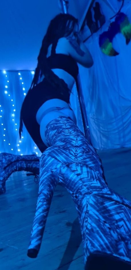 big cock twink onlyfans pretty selfie