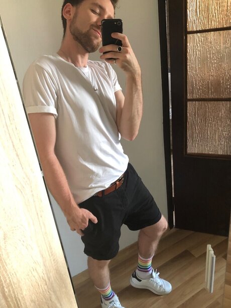 Alexandrer naked onlyfans