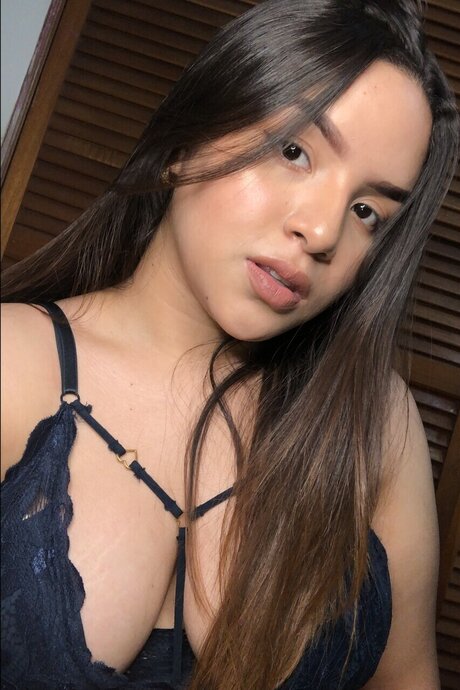 Bella Triz only fans xxx