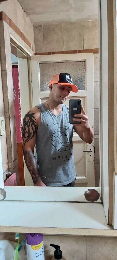 Andr s onlyfans nudes