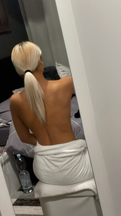 Gabrielaa onlyfans model images