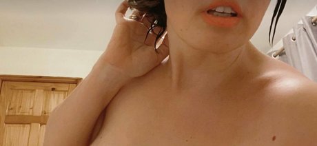 mommylovescock onlyfans model photo