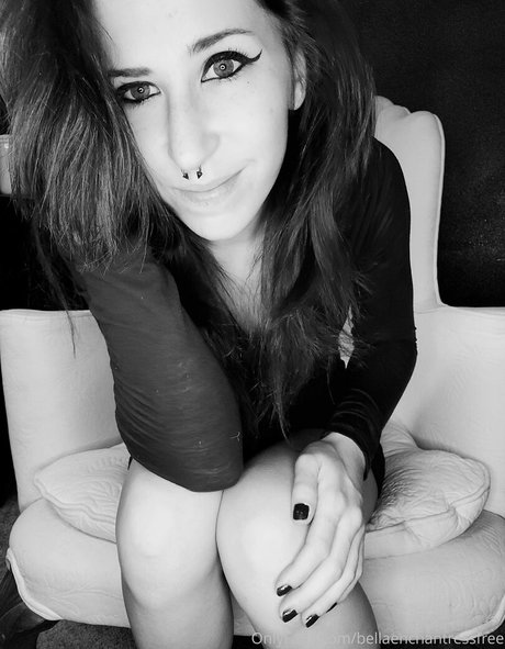 bellaenchantressxxx nude on onlyfans
