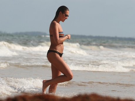 Tasya Teles onlyfans fotos