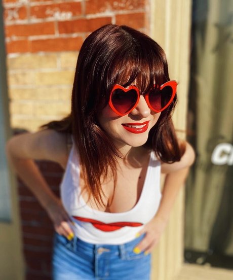 Sally LoMonaco leaks only fans