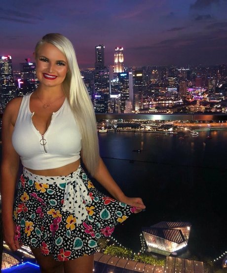 Zandra May onlyfans naked pics