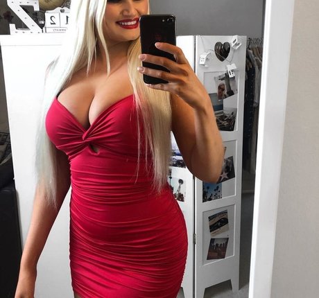 Zandra May Profile image