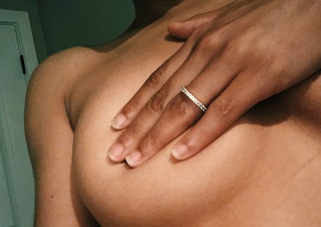 laceycoxx onlyfans strip