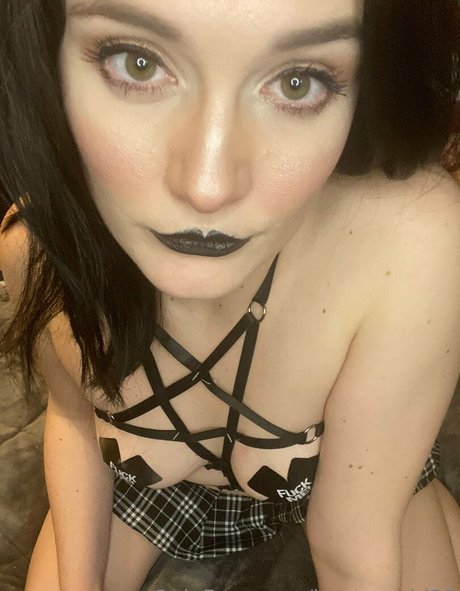 scarlottnyx22 leaked onlyfans pictures