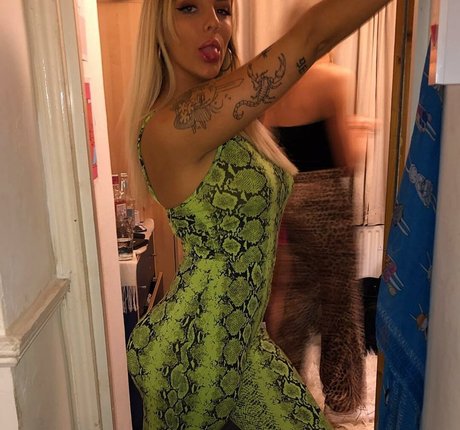 Hana Alexiss nude on onlyfans