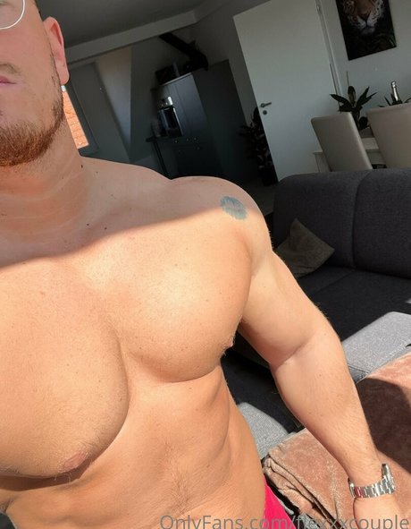 flexxxcouple onlyfans strip tease