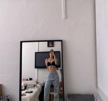 ashleyschaffino nude onlyfans leaked