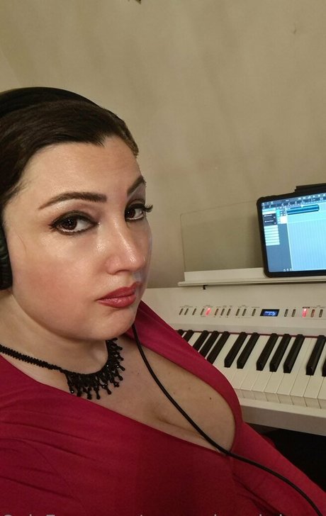 auroradawnbringer only fans naked