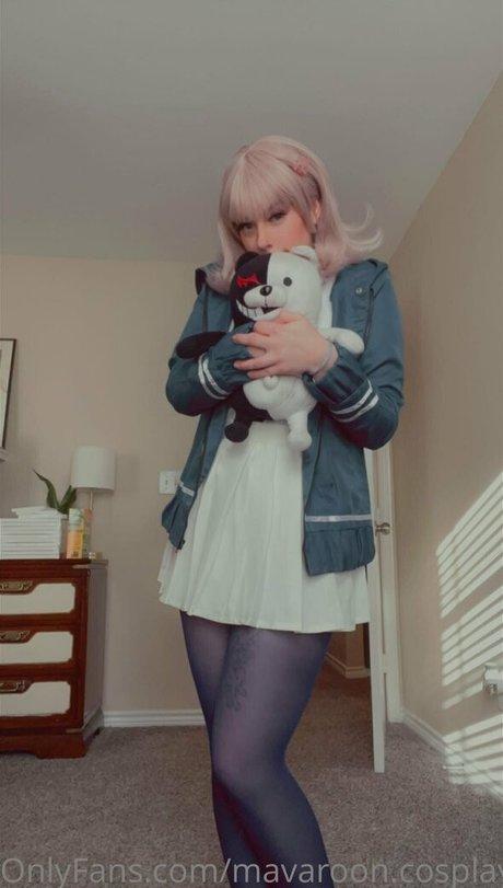 mavaroon cosplays naked on onlyfans