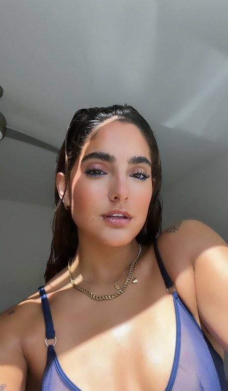 Isabella Ladera onlyfans leak ass