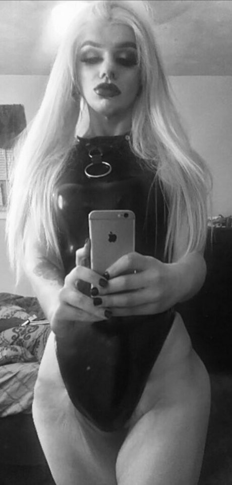 bloodrain onlyfans pic