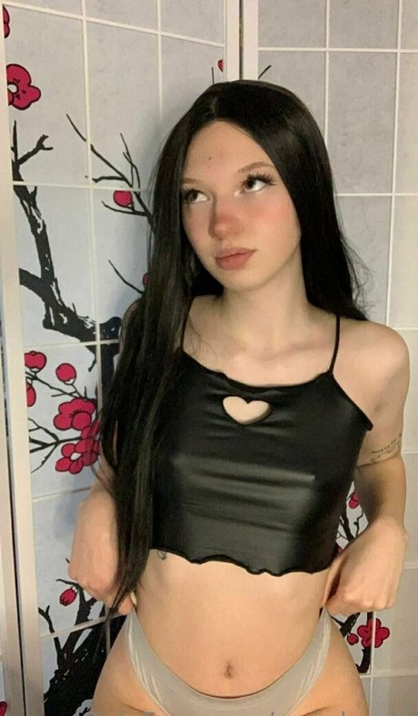 weirdoroki only fans photos