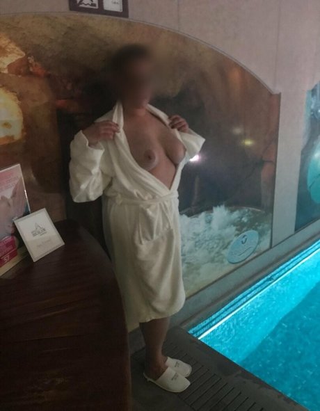 obedientenena desnuda onlyfans