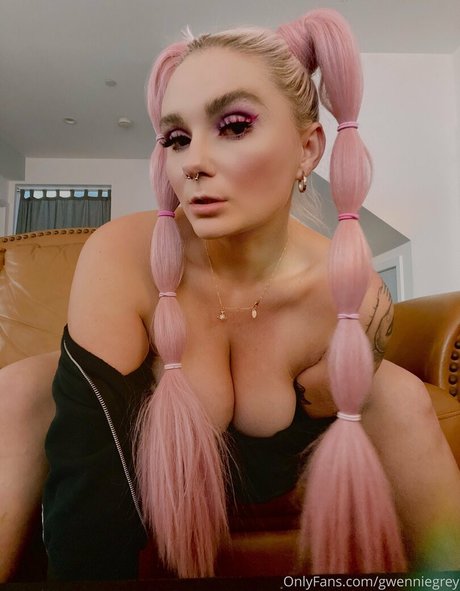 gwenniegrey tits onlyfans