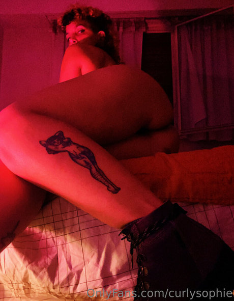 curlysophie onlyfans porn leak