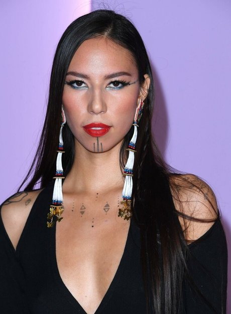 Quannah Chasinghorse onlyfans leak ass