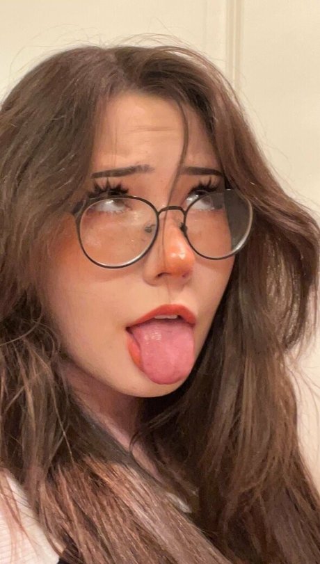 AliciaJade onlyfans leakes