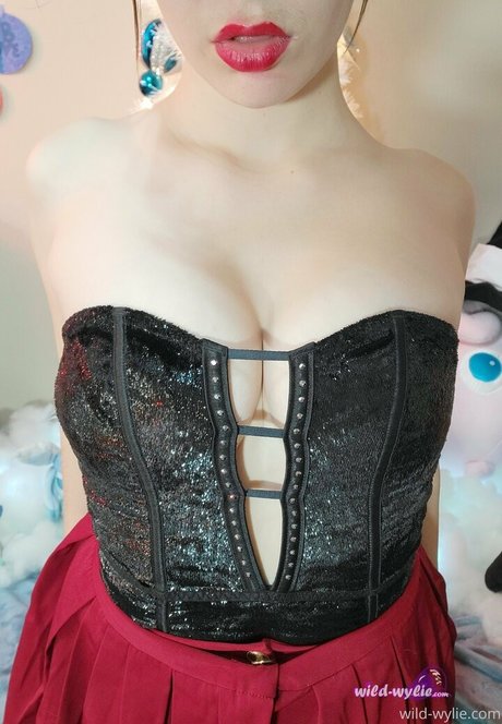 wildwylieafterdark onlyfans nude photos