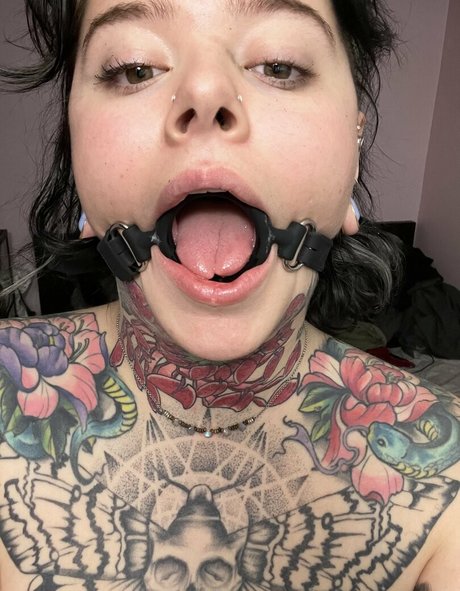 gillisbeennaughtyfree onlyfans leak xxx