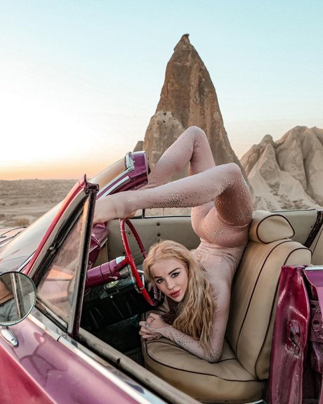 Anna Contortionist onlyfans gratis
