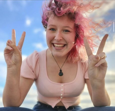 Lucyqueenofchaos onlyfans leak