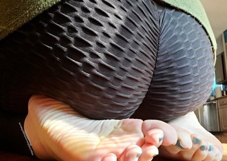 toepazfeetures naked onlyfans pics