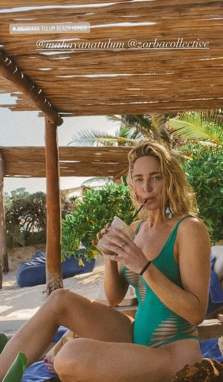 Caity Lotz onlyfans leak new