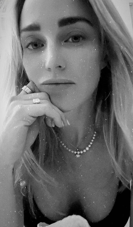 Caity Lotz onlyfans joi