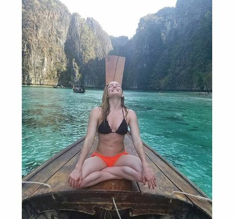 Caity Lotz onlyfans leaks porn