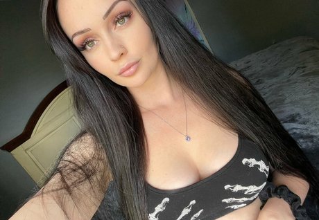 Mila Moore new onlyfans leaks