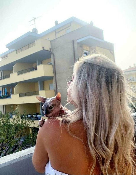 merrybabyy onlyfans model