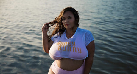 Nicole Denise Johansson  pics