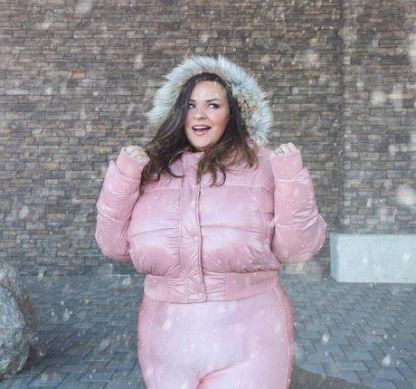 Nicole Denise Johansson  shot