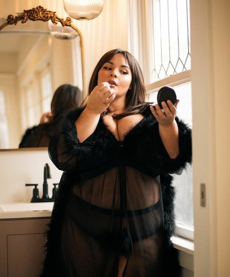 Nicole Denise Johansson  photo